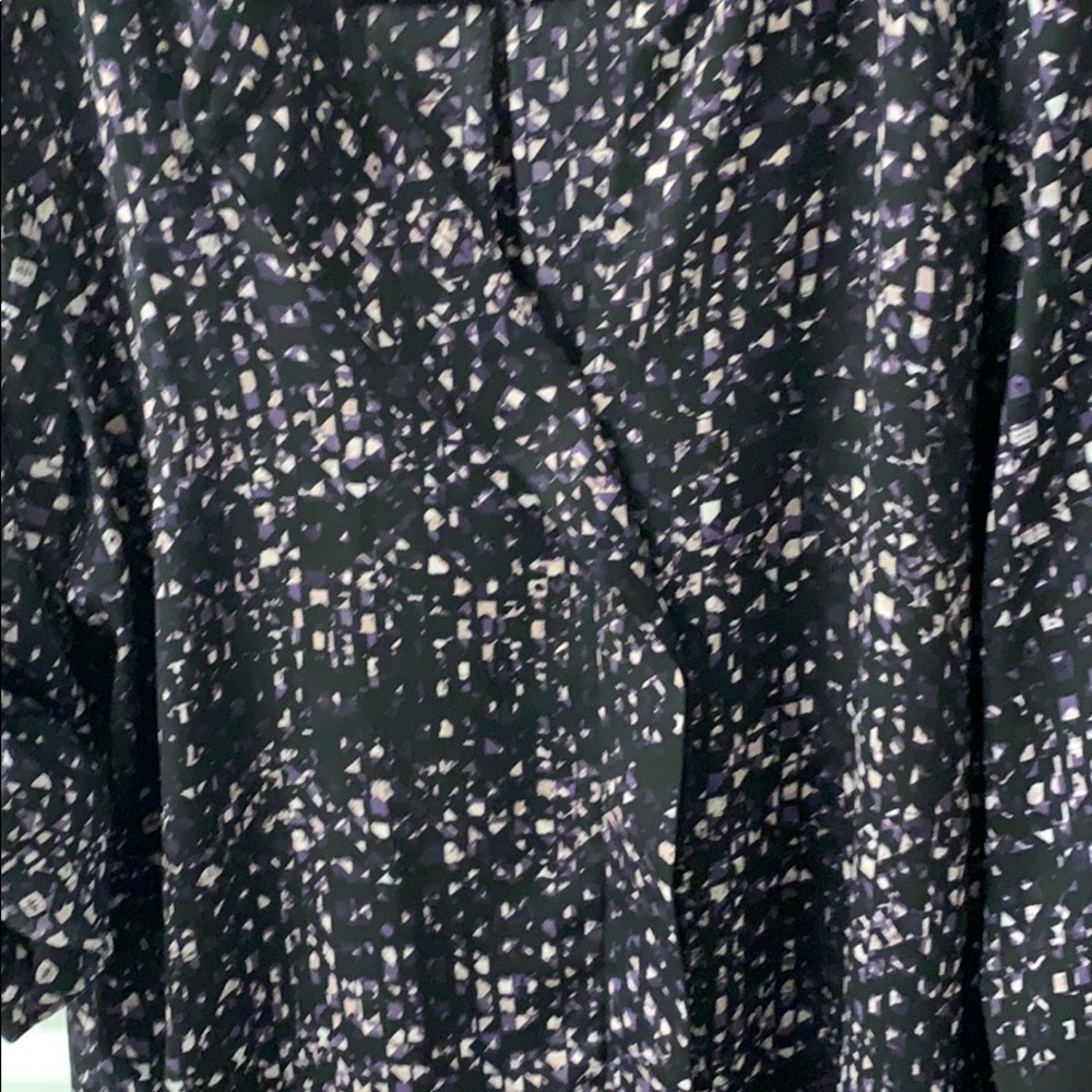 Patterned Blouse - Picture 3 of 4